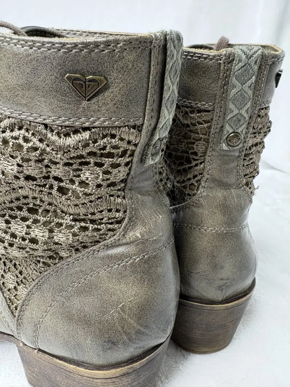 Roxy lace block